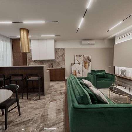 Kostjukowski Apartments Avalon Lviv Dış mekan fotoğraf